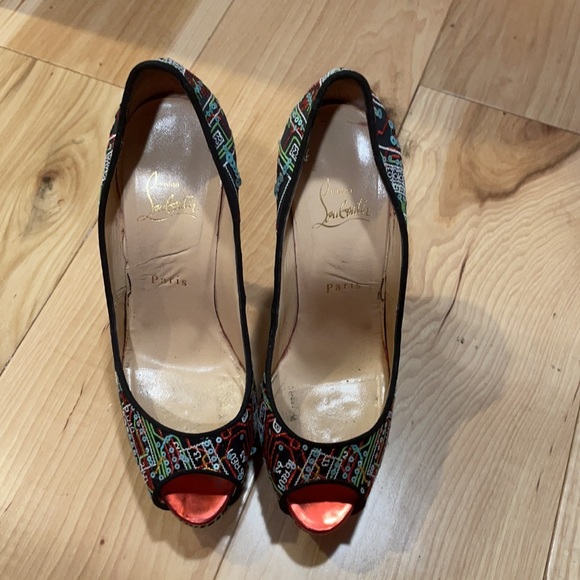 Christian Louboutin Peep toes Sz 39 - Picture 2 of 3